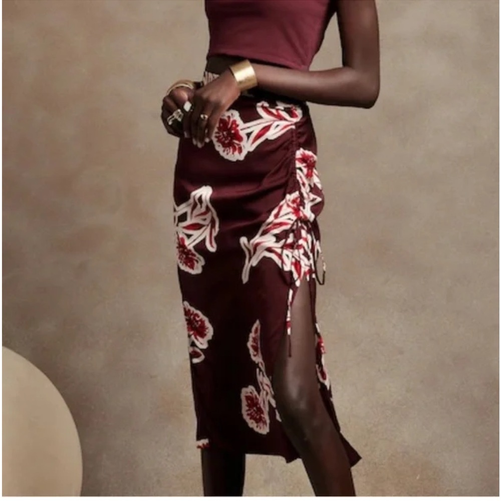 BANANA REPUBLIC FACTORY Ruched Floral Skirt